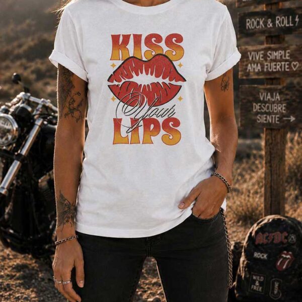 woman-urban-streetwear-kiss-lips-blanco.jpg