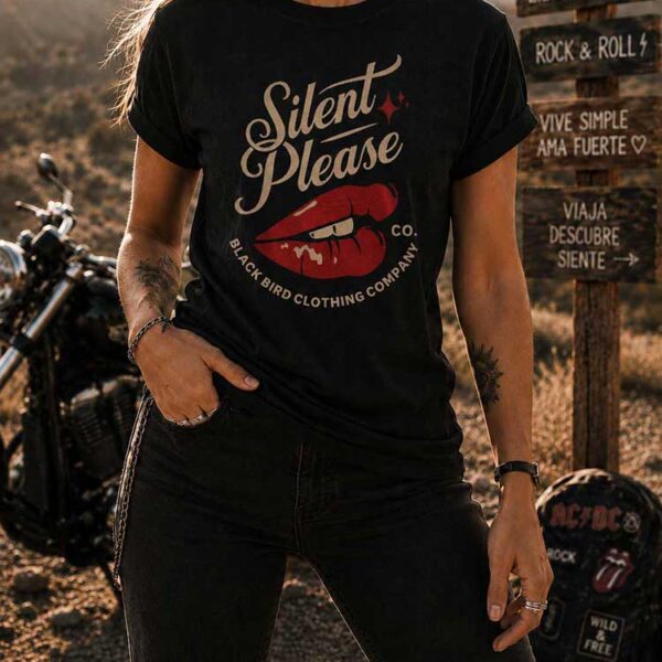 woman-urban-streetwear-silent-please-negro.jpg